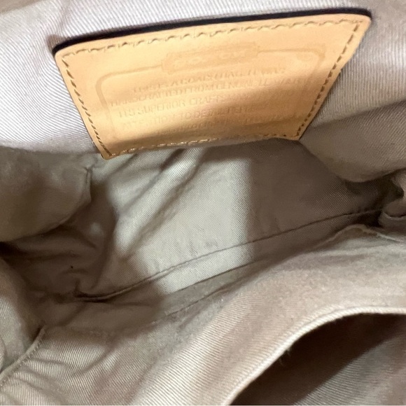 Vintage Coach Willis Tan Leather Handbag - Picture 9 of 14